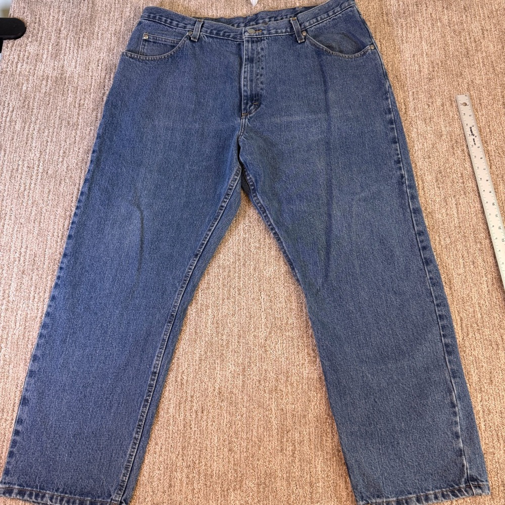 Wrangler Authentic Jeans Mens 40x30 Relaxed Fit Medium Wash Denim 97601VR
